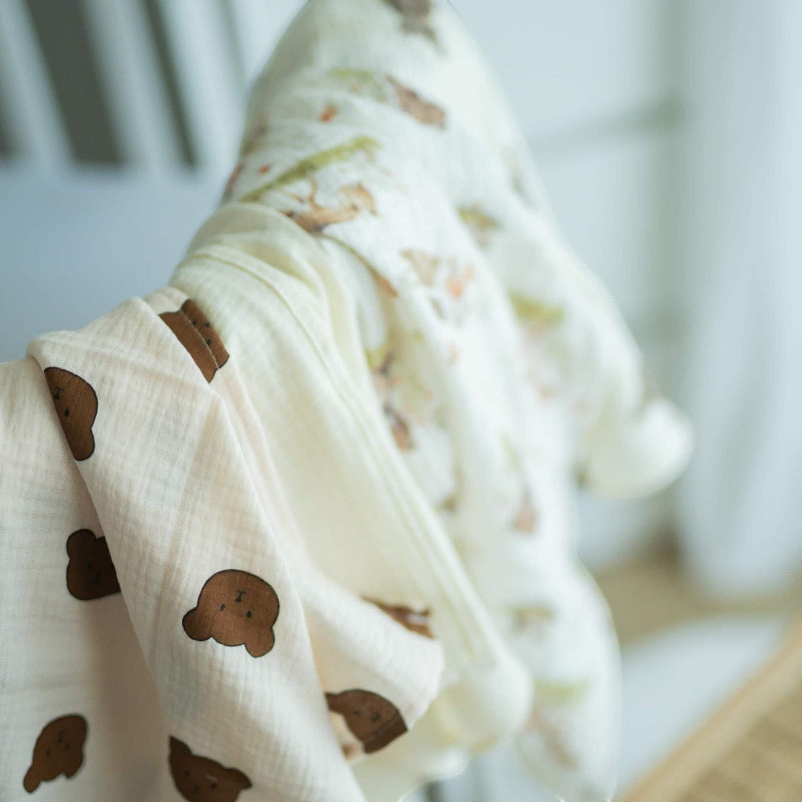 Baby NaturHere standard tetra diaper made of 100% cotton with a cute bear print. Soft, absorbent, and versatile for changing, burping, or bedding.