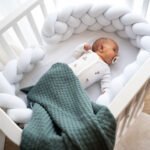 bijela pletenica za kinderbet